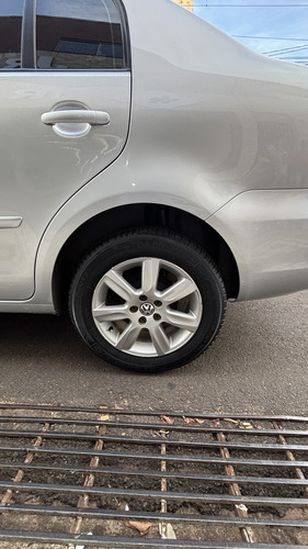 Volkswagen Polo Sedan 1.6 Vht Total Flex 4p