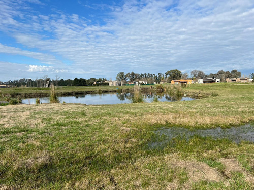 Se Vende Lote En Barrio Cerrado Frente A La Laguna.