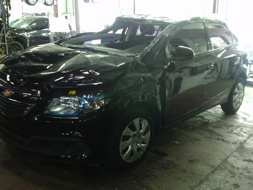 Onix Lt 1.4 - Sucata ,motor ,farol, Peças E Acabamentos