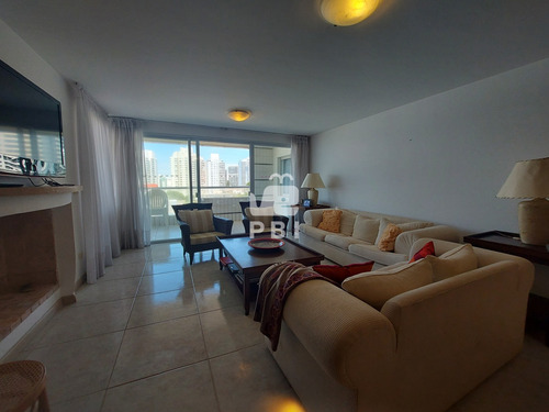 Apartamento 3 Dormitorios, Playa Brava - Torre Nueva York - Ref : Pbi12369