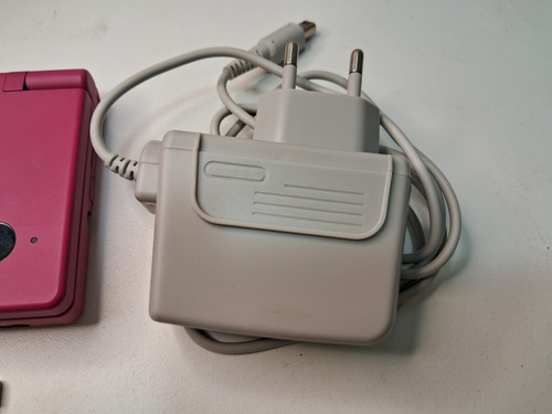 Nintendo Dsi + Carregador + Jogos Rosa (Usado)