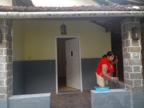 Casa 2 Qts Próximo A Praça Pasteur