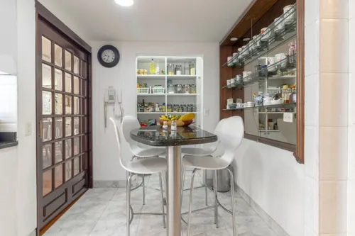 Apartamento En Arriendo/venta En Los Rosales. Cod V16569