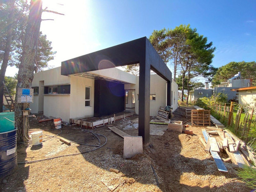 Imagen 5 de 21 de Casa En Venta Pinamar -positive House 4 - Permuta Parcial Y Financiacion