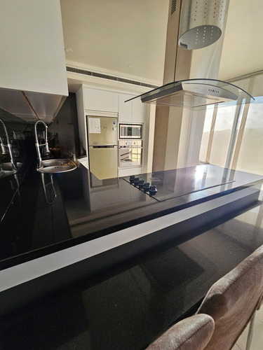 Moderno Apartamento En Punta Pacifico