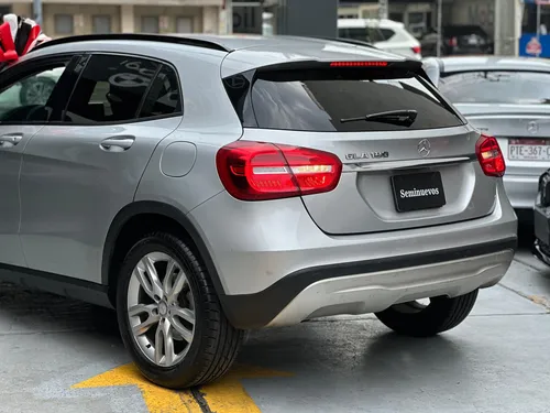 Mercedes-Benz Clase GLA GLA 180 1.6LT TA