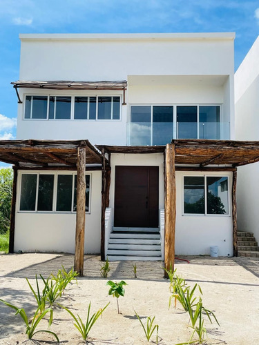 Casa En Venta En Mérida, Vía Costela, Sisal, Yucatán