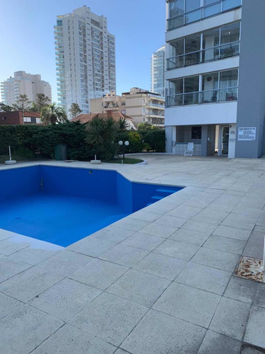 Imagen 12 de 14 de Excelente Ubicación - Apto 2 Dorm/2 Baños, Con Piscina / Playa Mansa A 200 Mt.