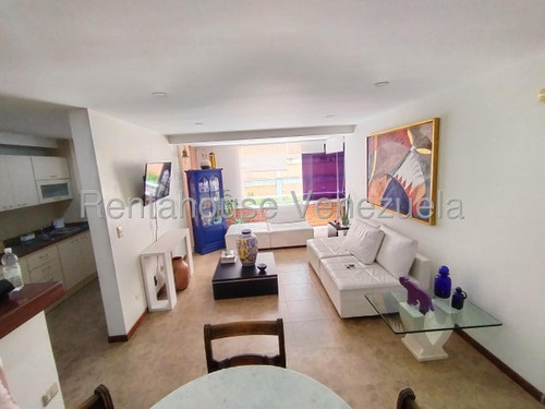 Lomas Del Sol 25-9104 Apto En Exclusiva Urbanización Aire Acondicionado En Cada Habitación, Pisos De Parquet En Habitaciones Y Cerámica En Áreas Sociales. Dos Habitaciones, Dos Baños, Un Maletero