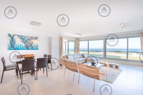 Venta Y Alquiler De Departamento Con Tres Dormitorios Mas Dependencia De Servicio En Torre Le Parc Playa Brava, Punta Del Este