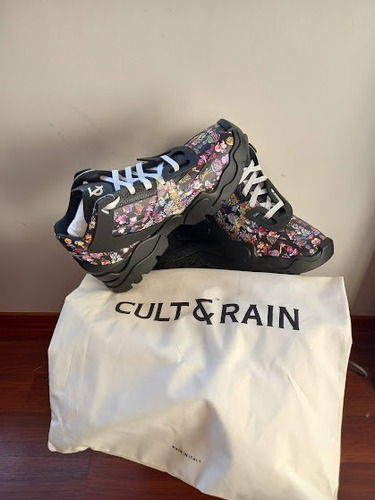 Cult & Rain, Originales