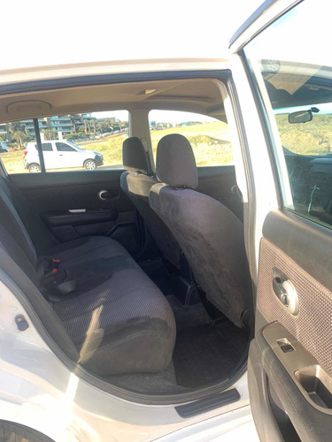 Nissan Tiida 1.8 Hatch E/ Full Automático 2012
