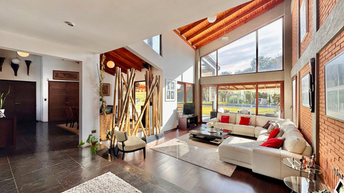 Casa De Ensueño En Algarrobal Ii