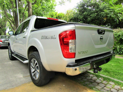 Nissan Np300 D Cab 4x4 2.3 Aut 2017