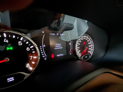 Imagen 13 de 20 de Jeep Renegade 1.8 Automatica Sport Plus Año 2018 Gris Plata