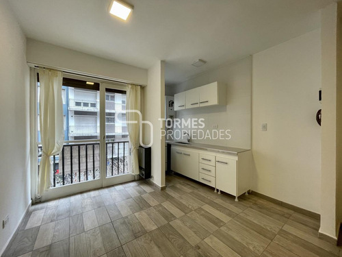 Imagen 28 de 30 de Tour Virtual Departamento En Venta 1 Ambiente Con Balcón A Metros De Plaza Colón - Mar Del Plata