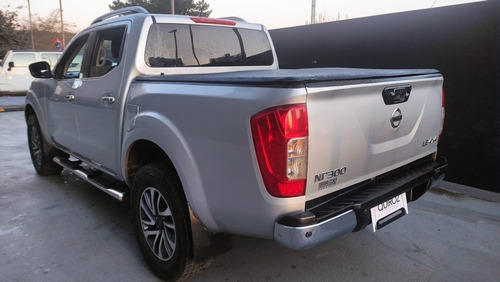 Imagen 3 de 18 de Nissan Np300 Le 4wd Dsl Aut 2017