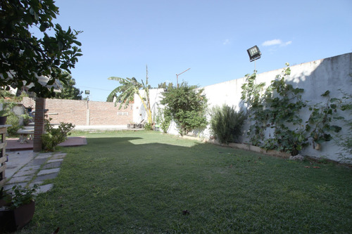 Casa Venta Parque Pileta Y Galpón Lomas De Zamora