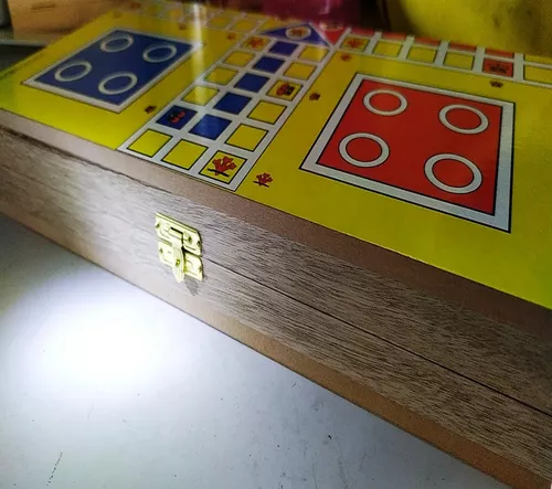 Jogo Ludo Oficial 2 Dados Estojo Tabuleiro C/ Leque E Coroa