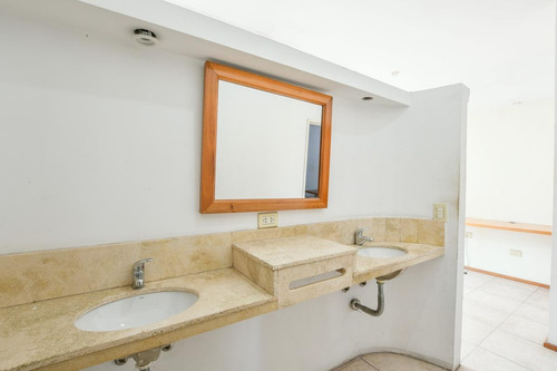 Imagen 29 de 30 de Casa De 3 Dormitorios En Venta Con Quincho Y Parrillero Centro De Rosario