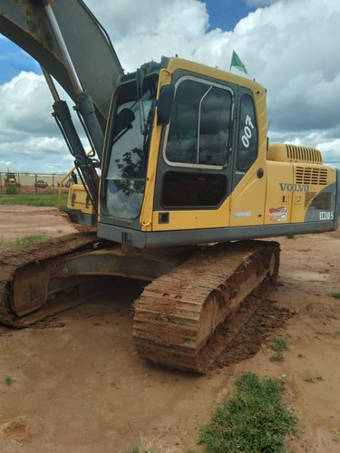 Escavadeira Volvo Ec 210