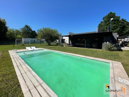 Imagen 7 de 30 de Casa En 1 Planta En Venta En Barrio San Matías, 5 Ambientes!