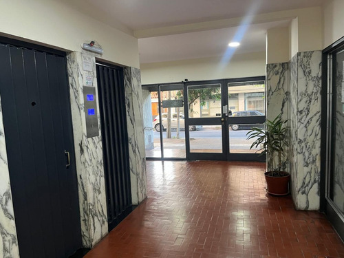 Hermoso Departamento 2 Ambientes En Alquiler. Zona Centro Remedios De Escalada