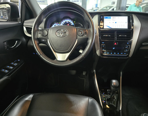 Toyota Yaris 1.5 16V FLEX SEDAN XLS MULTIDRIVE