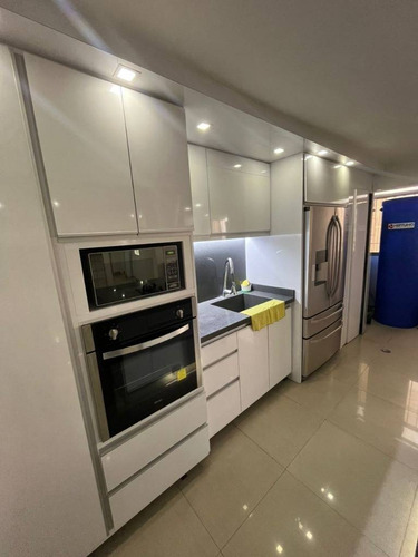 Venta Apto En La Candelaria, Frente Al Sambil