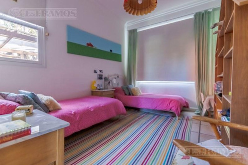 Casa A La Laguna Central Con 3 Dormitorios En Venta En Santa Barbara