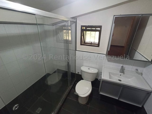 Apartamento Con Acabados Nobles Y Lujosos En Venta En La Lagunita Country Club #24-19496