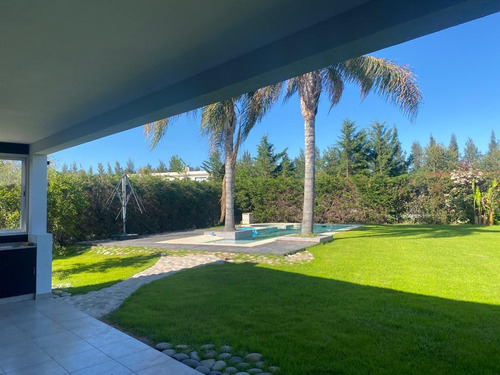 Venta Casa 5 Amb Con Piscina Climatizada. Santa Teresa. Villanueva