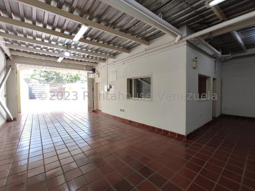 Edificio En Alquiler El Hipodromo, Maracay 24-