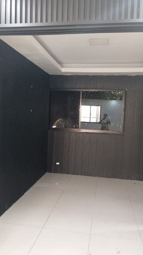 Alquilo Local Comercial Preparado Para Dealer De Vehiculo Ubicado En El Ensanche Ozama