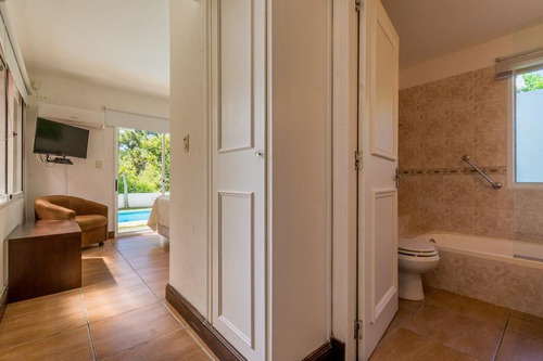Imagen 9 de 21 de Casa En Rincón Del Indio Con Piscina Climatizada Punta Del Este