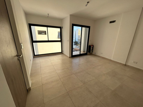 Venta Monoambiente Amplio A Estrenar Piso Alto