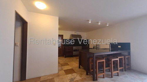 Linda ,comoda Y Funcional Casa En Venta Ubicada En Naranjos Del Cafetal 24-18040