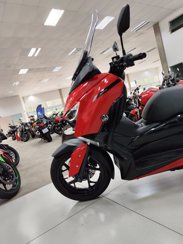 Yamaha Xmax 250 2023 / 11.691 Km
