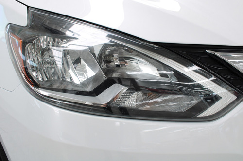 Imagen 6 de 14 de Nissan Sentra Advance 1.8l L4 129hp Mt 2017