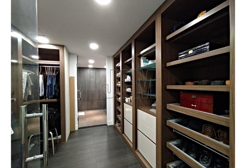 2004 Vendo Casa 682m2 7h/9b/6p Santa Paula