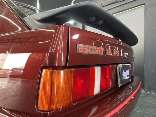 Imagem 10 de 15 de Ford Escort Xr3 1.8 Com Ar Condicionado Maravilhoso