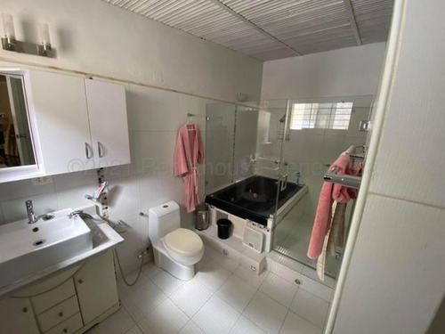 Imagen 20 de 30 de En Venta Bella Casa De Oportunidad En Santa Sofia, Caracas. Mejor Precio De La Zona. Código: Mm1 21-17668