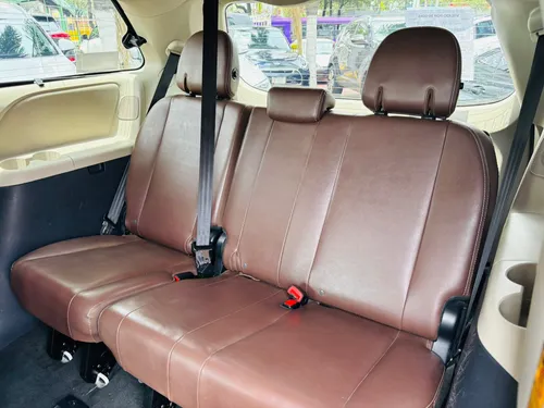 Toyota Sienna 3.5 Limited V6 At