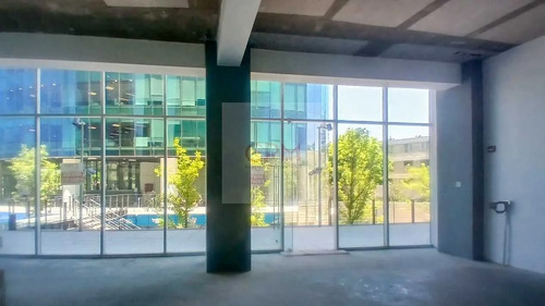Arrienda Moderno Local Comercial, Las Condes (161698)