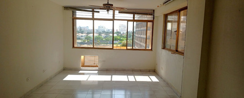 Venta De Apartamento En Maneiro - Pampatar - (frente Al Sambil Margarita)