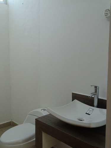 Hermosa Residencia En La Cima De Autor, 3 Habitaciones, Estudio O 4ta Recamara.
