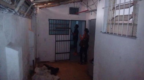 Imagem 3 de 10 de Casa Comercial Para Aluguel - 210