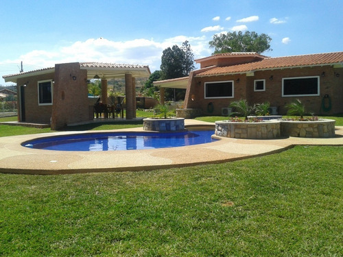 Lic. Olivia Ramos En Venta Hermosa Casa De Campo Con Piscina- Urb. Safari Carabobo, Tocuyito