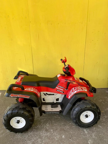 Imagem 4 de 4 de Quadriciclo Elétrico - 12 V - Peg Perego - Semi Novo