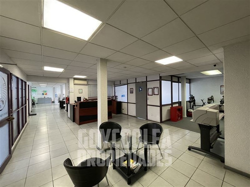 Imagen 1 de 22 de Oficina En Venta En Santiago